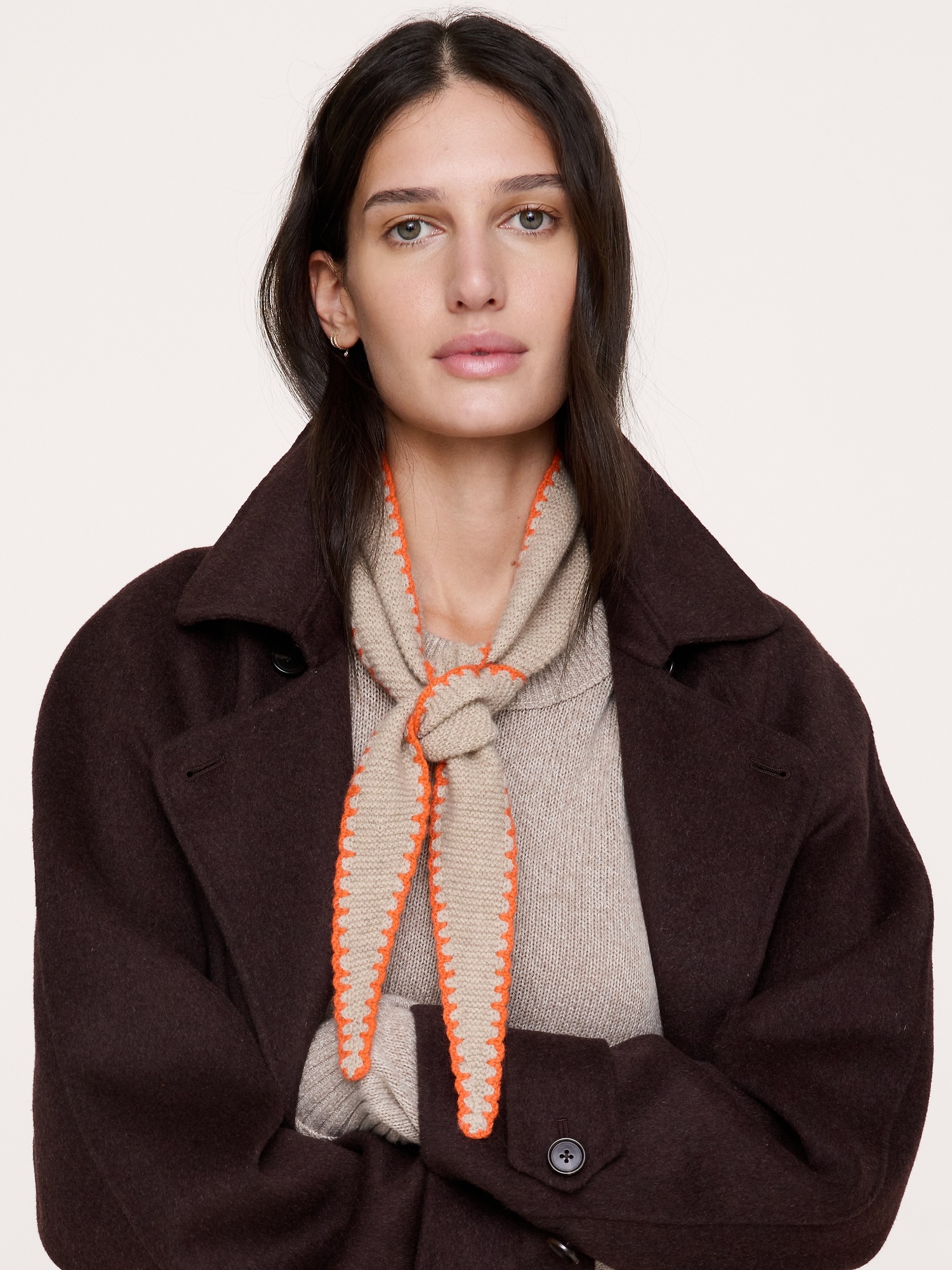 Женский шарф Banana Republic Stitch Thin Neck By Vismaya, цвет: Светлый бежевый — фото 2