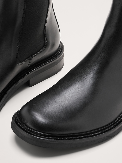 Italian Leather Square-Toe Chelsea Boot | Banana Republic