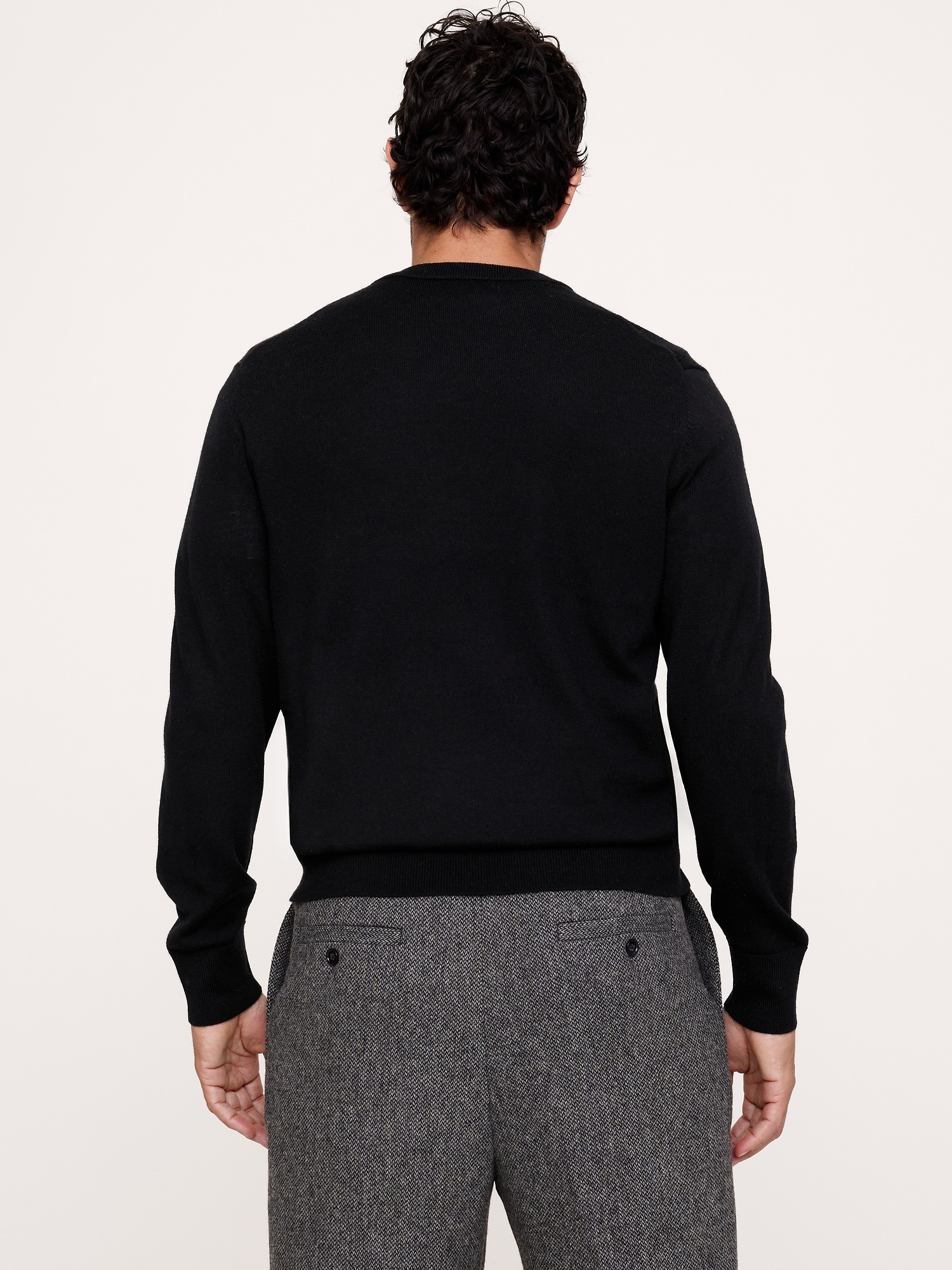 Мужской свитер Banana Republic Merino V-Neck, цвет: Чёрный — фото 2