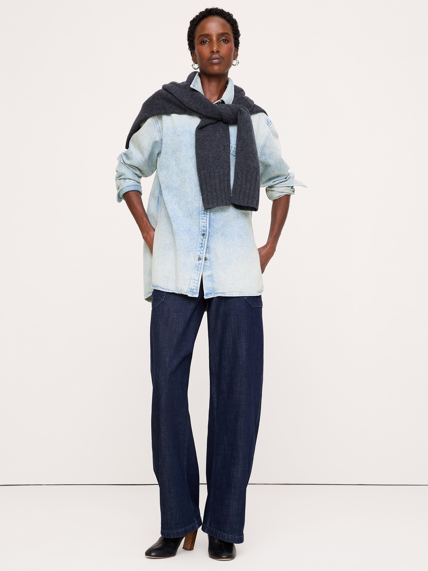 The Oversized Denim Shirt - thumbnail 4
