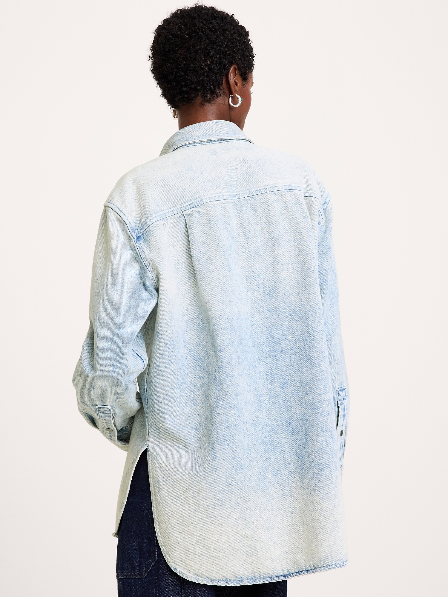 The Oversized Denim Shirt - thumbnail 5