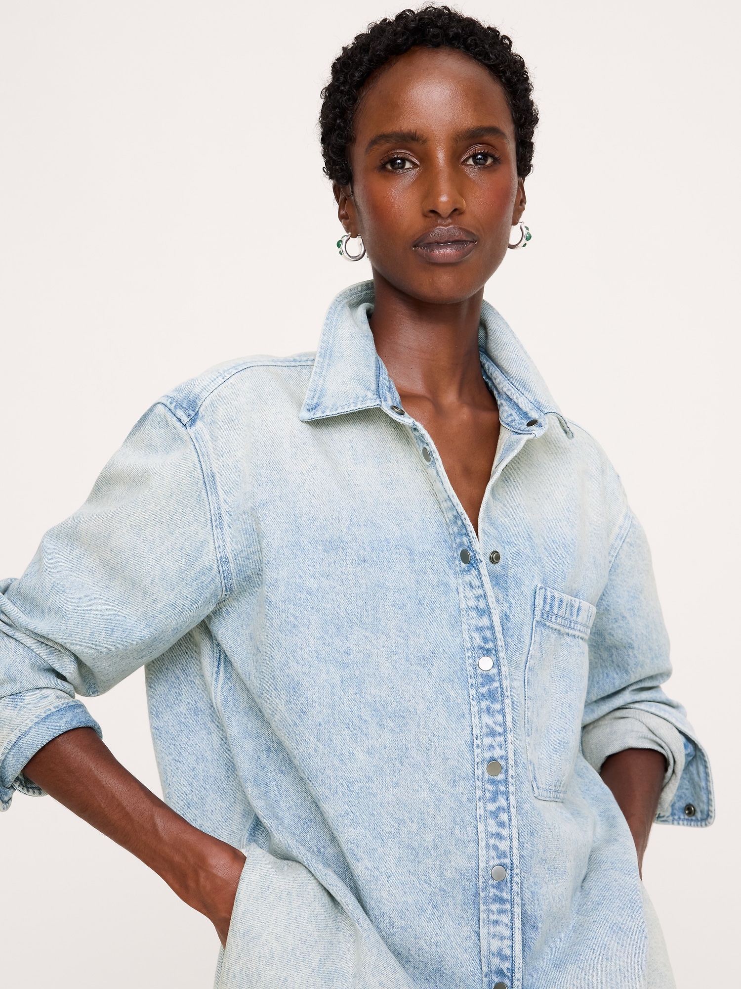 The Oversized Denim Shirt - thumbnail 6