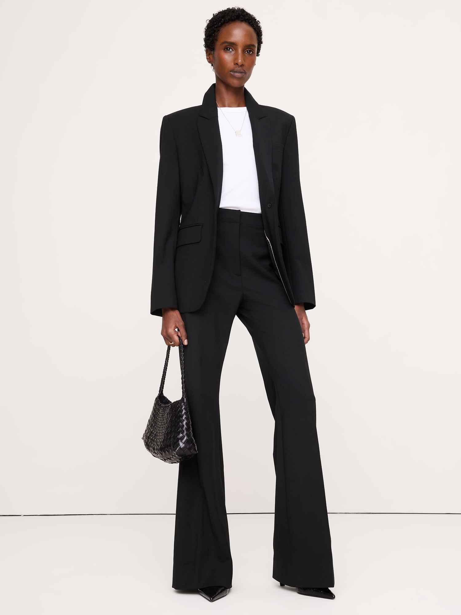 Женские брюки Banana Republic Ultra High-Rise Flare Italian Lightweight Wool Pant, цвет: Чёрный