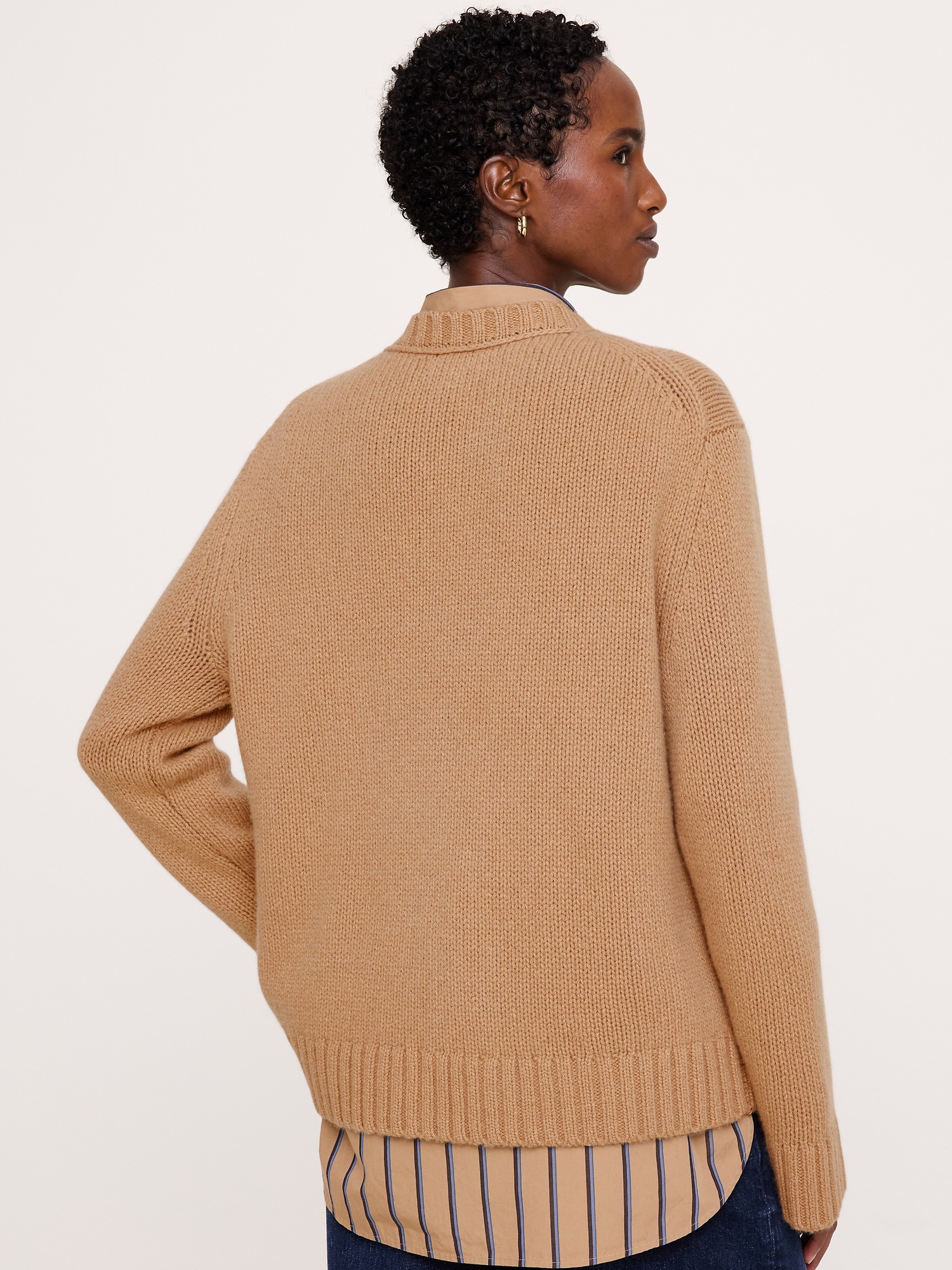 Женский свитер Banana Republic Cashmere Crew-Neck, цвет: Верблюжий коричневый — фото 2