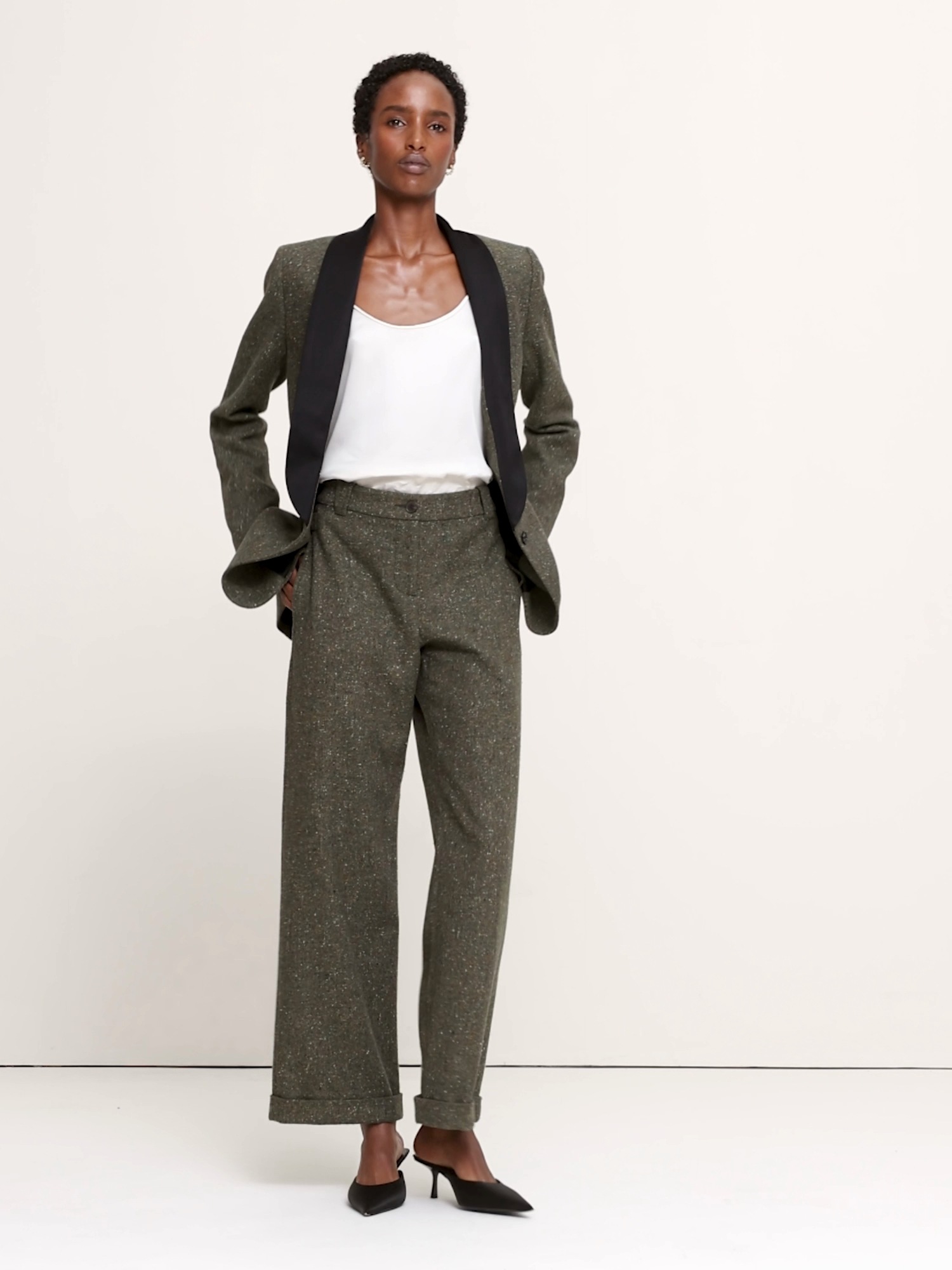 Женские брюки Banana Republic Boyfriend Italian Donegal Pant, цвет: Оливковый зелёный — фото 6