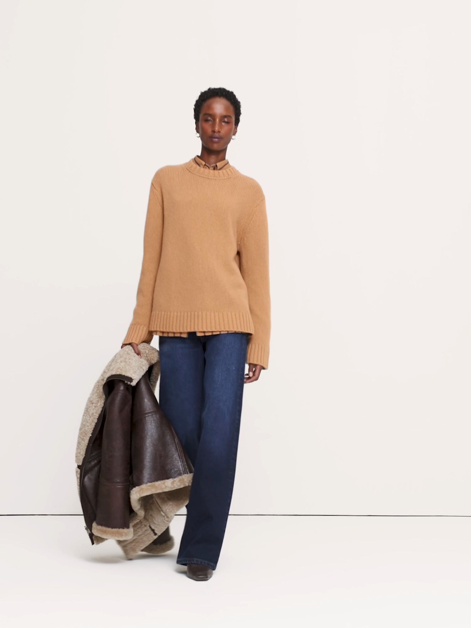 Женский свитер Banana Republic Cashmere Crew-Neck, цвет: Верблюжий коричневый — фото 5