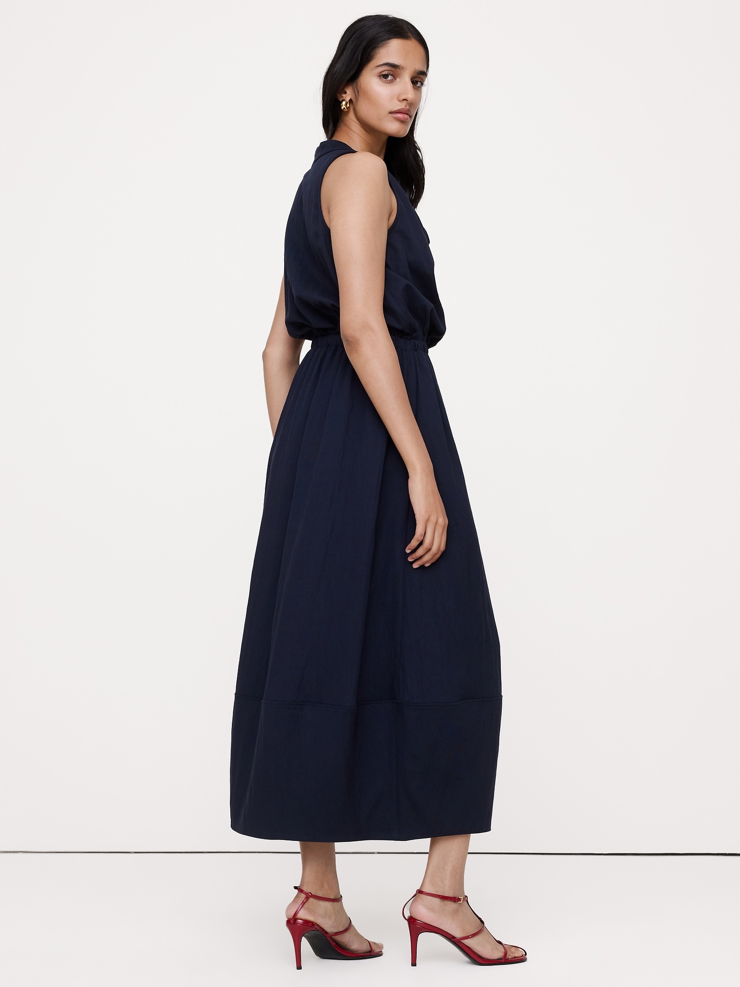 Женское платье Banana Republic Drapey Twill Cowl-Neck Midi, цвет: Тёмно-синий — фото 2