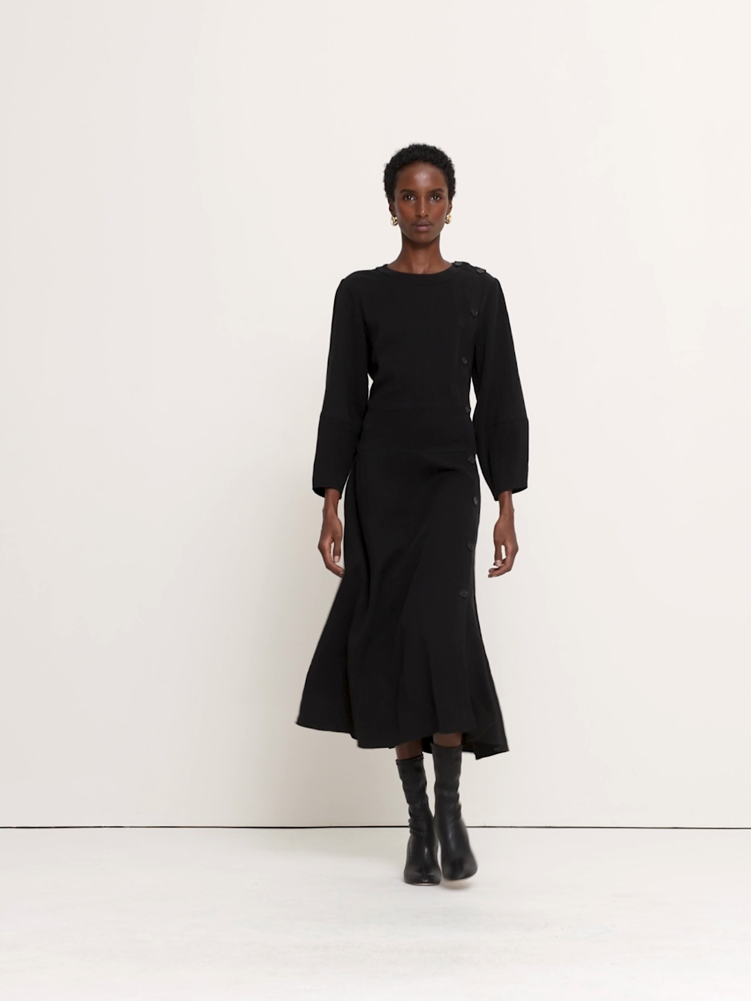 Женское платье Banana Republic Drapey Twill Button Midi, цвет: Чёрный — фото 5