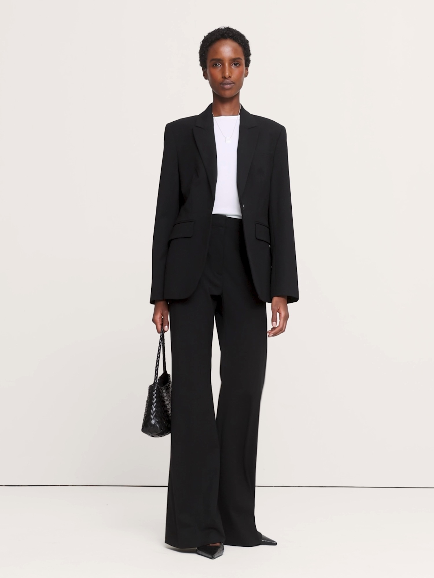 Женские брюки Banana Republic Ultra High-Rise Flare Italian Lightweight Wool Pant, цвет: Чёрный — фото 5