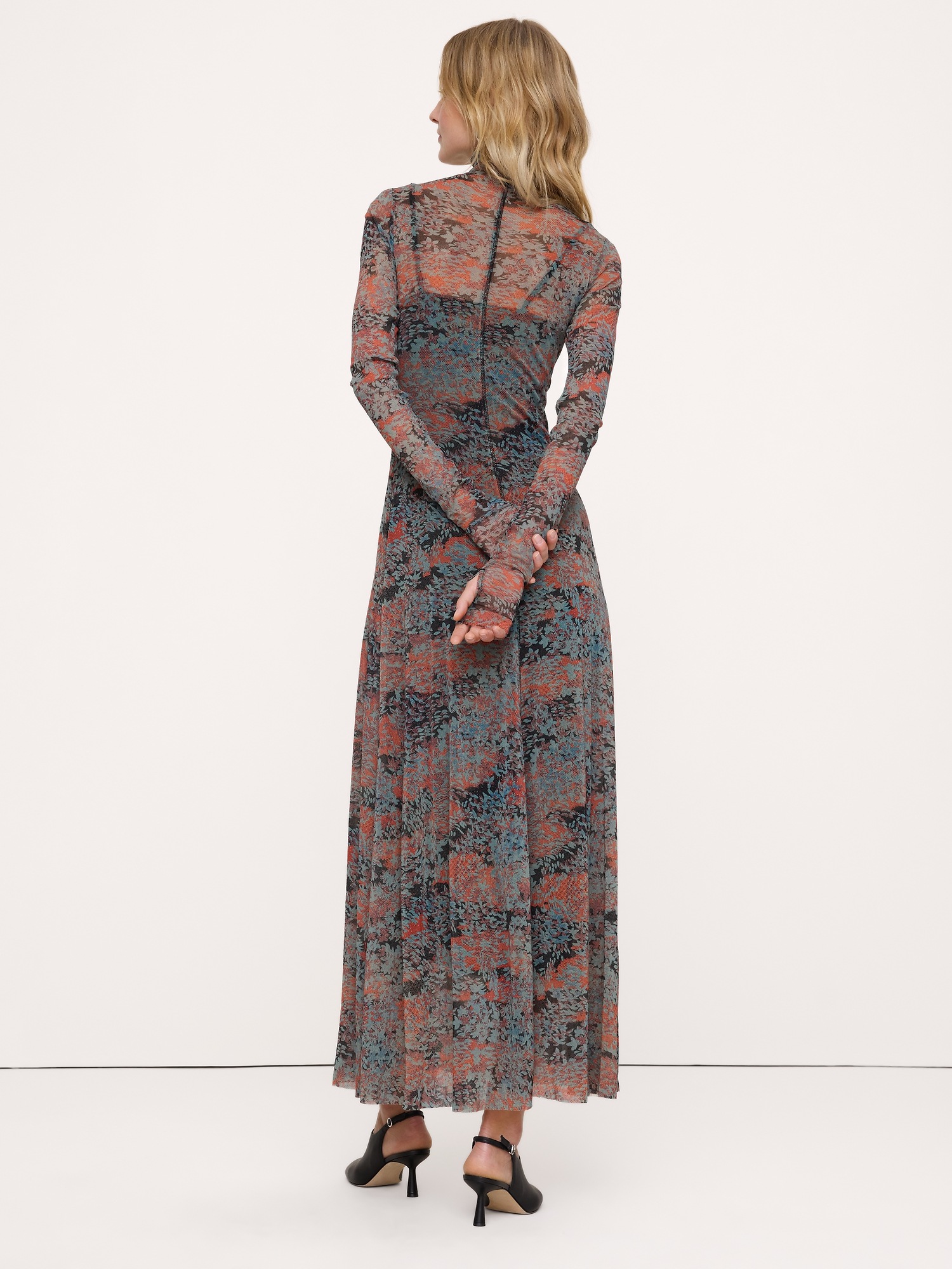 Женское платье Banana Republic Mesh Long-Sleeve Maxi, цвет: Чёрный — фото 2