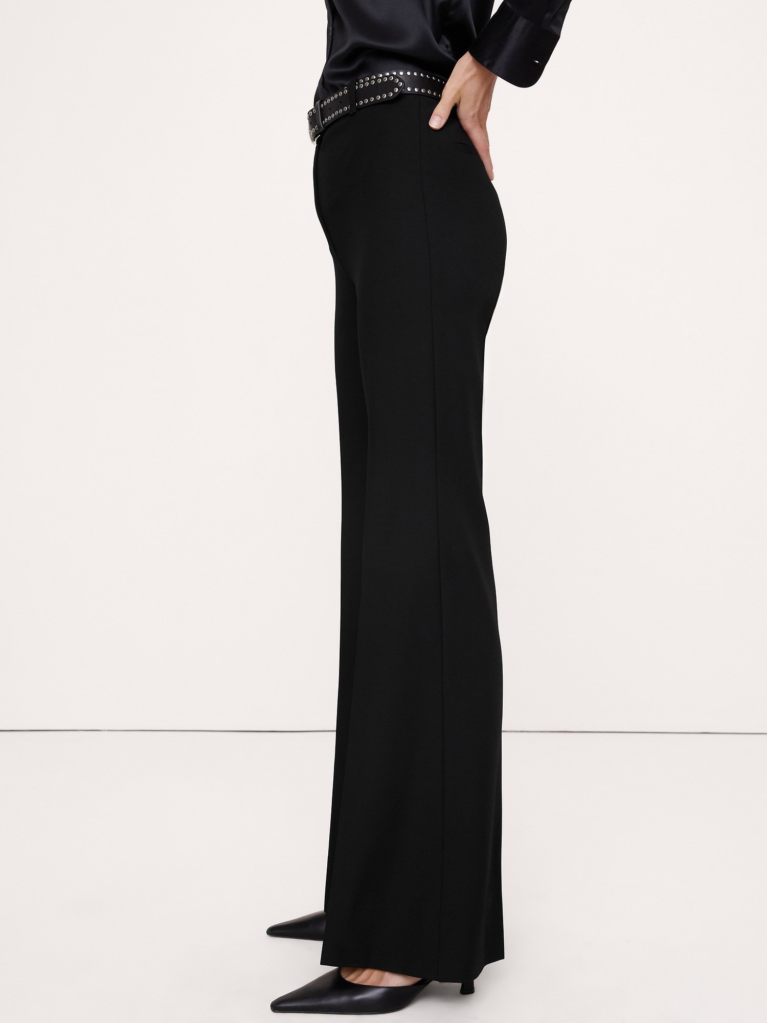 Женские брюки Banana Republic High-Rise Modern Flare City Stretch Pant, цвет: Чёрный — фото 3