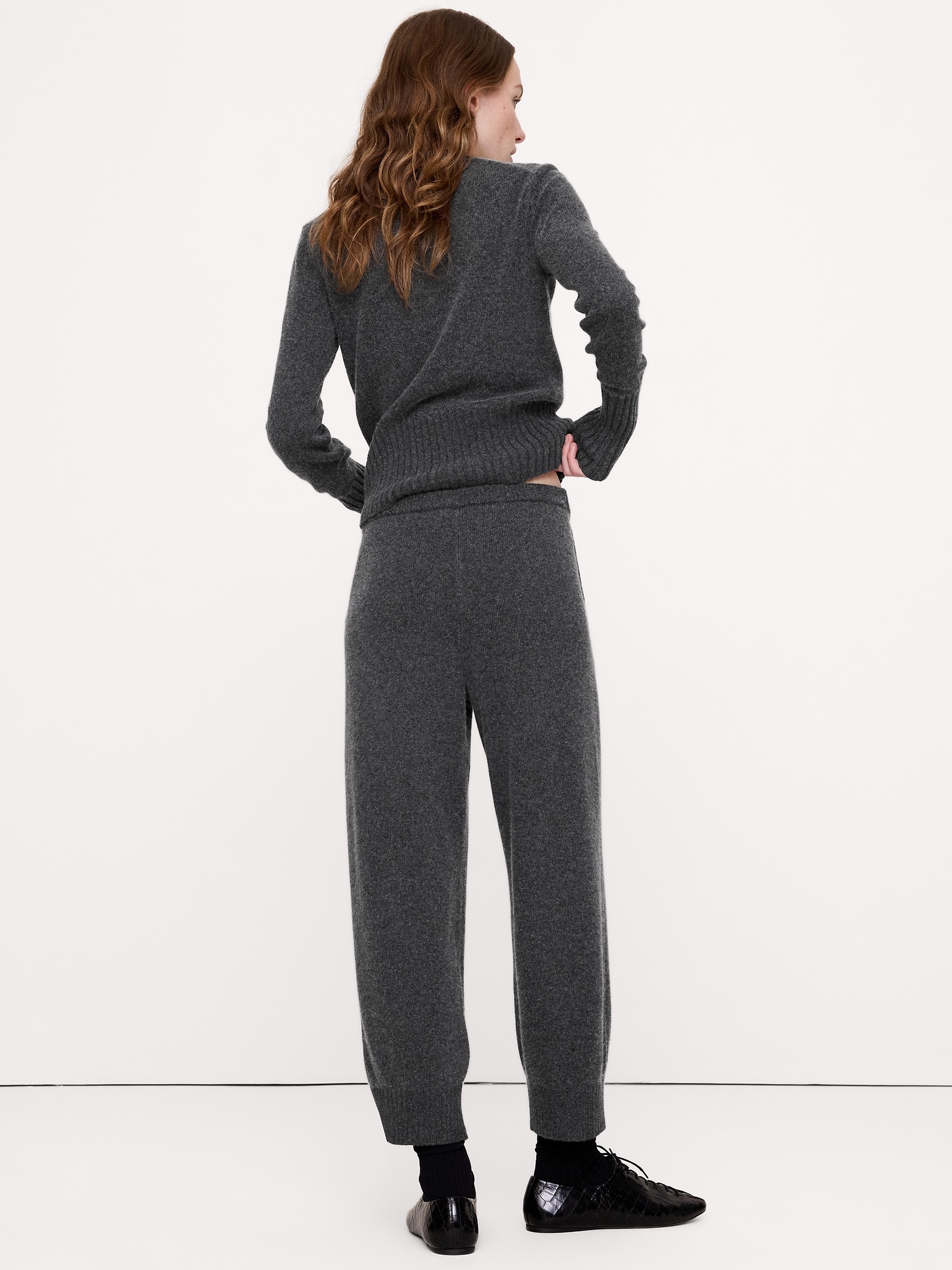 Женские брюки Banana Republic Merino-Cotton Barrel Sweater Pant, цвет: Угольный серый — фото 2