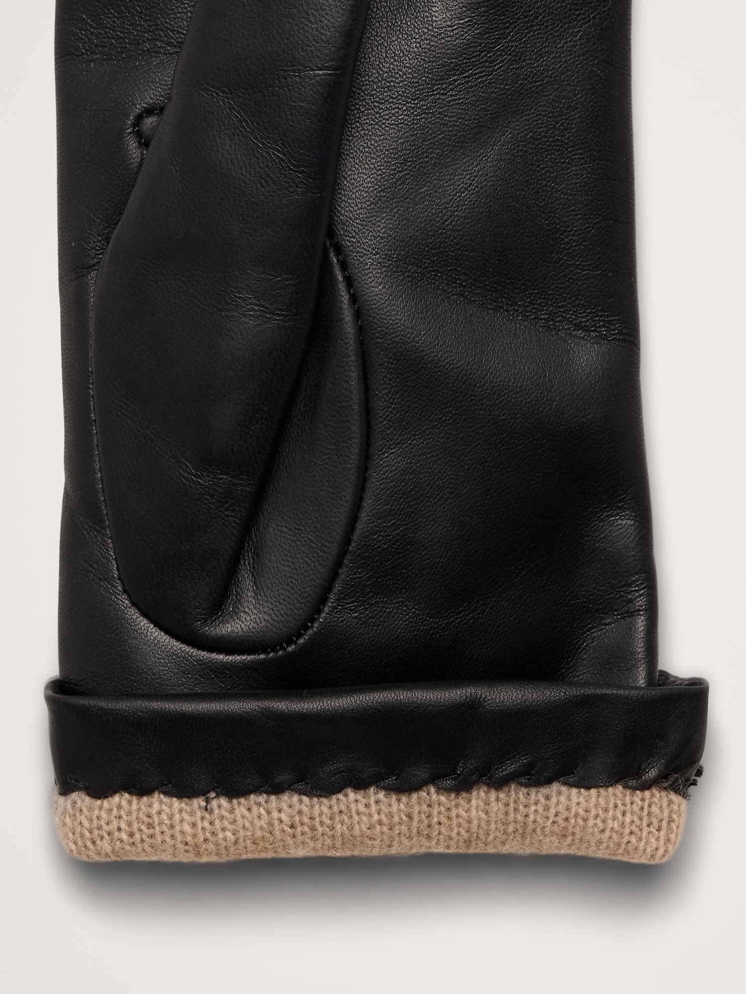 Женские перчатки Banana Republic Italian Leather Cashmere-Lined Gloves, цвет: Чёрный кожаный — фото 3