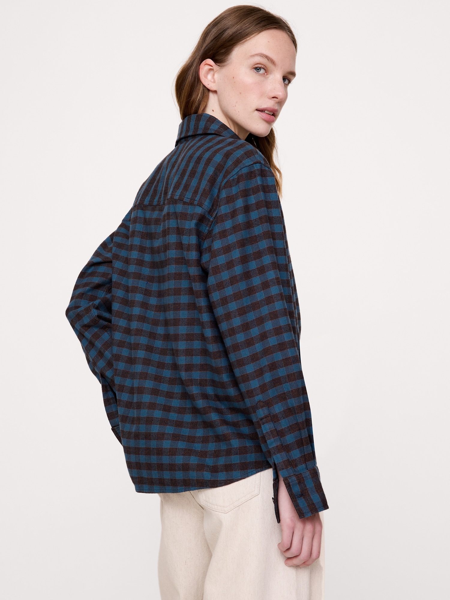Женская рубашка Banana Republic Relaxed Cotton Popover, цвет: Синий клетчатый — фото 2
