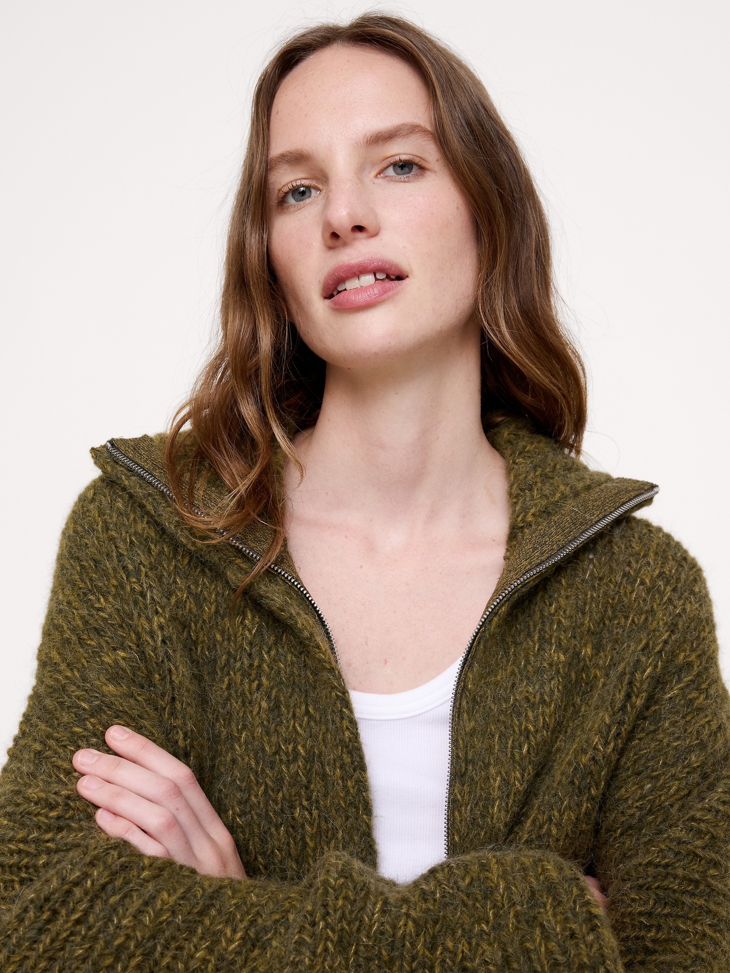 Женский кардиган Banana Republic Marled Alpaca-Wool Funnel-Neck, цвет: Оливковый зелёный меланжевый — фото 2