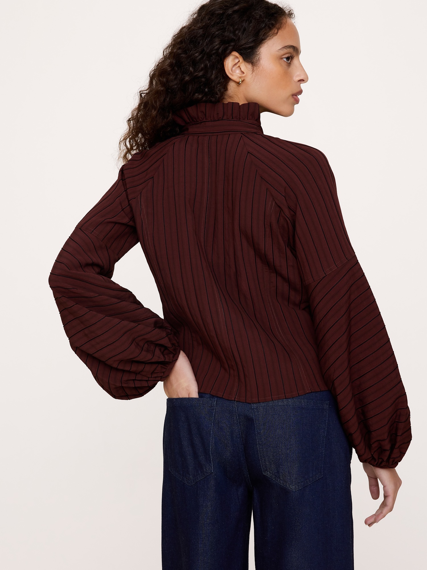 Женская блузка Banana Republic Ruffle-Neck Peasant Blouse, цвет: Бордовый — фото 2