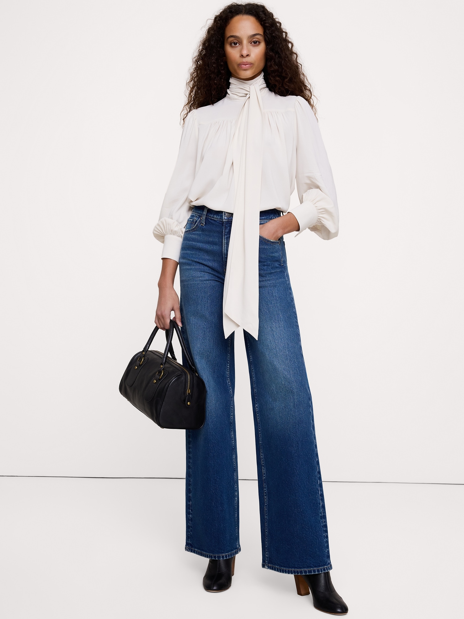 Женская блузка Banana Republic Georgette Scarf-Tie Blouse, цвет: Стоунвош белый