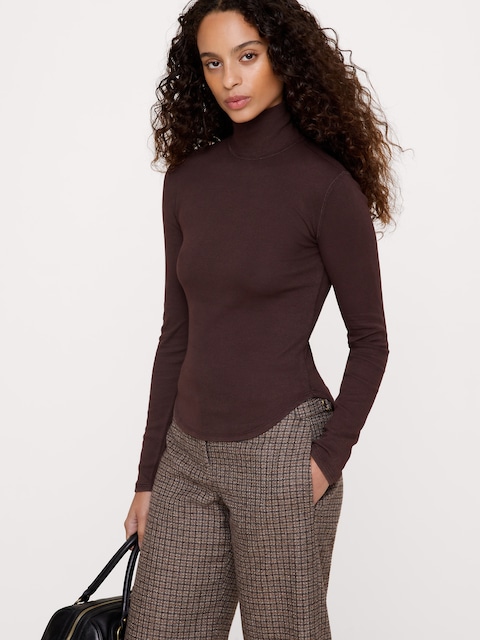 Ribbed Long-Sleeve Turtleneck T-Shirt
