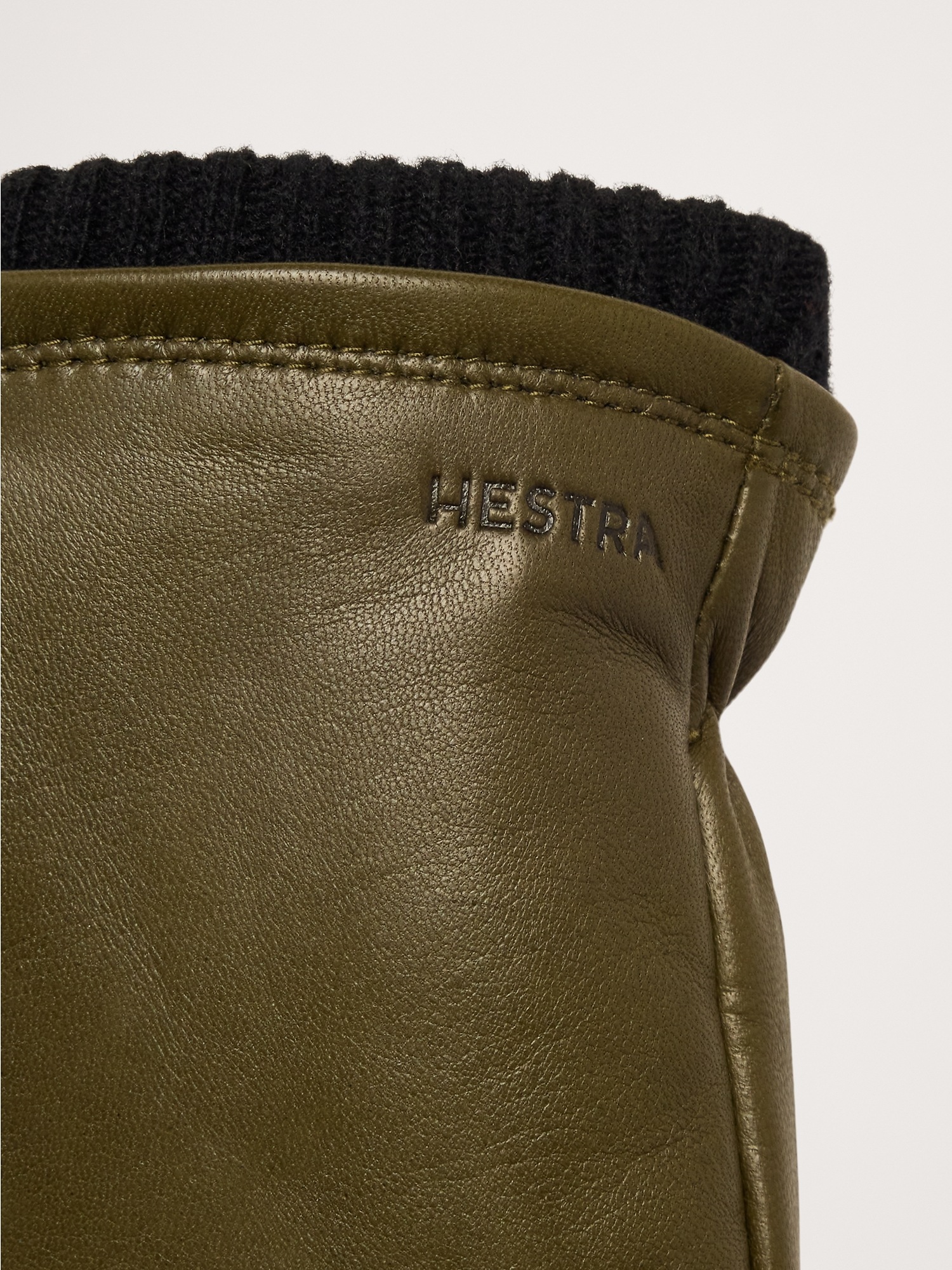Мужские перчатки Banana Republic John Leather Gloves by Hestra, цвет: Тёмно-зелёный — фото 3
