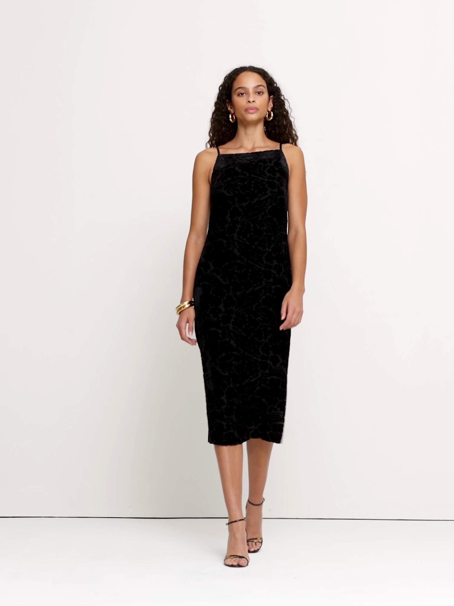 Женское платье Banana Republic Burnout Velvet Square-Neck Midi, цвет: Чёрный — фото 4
