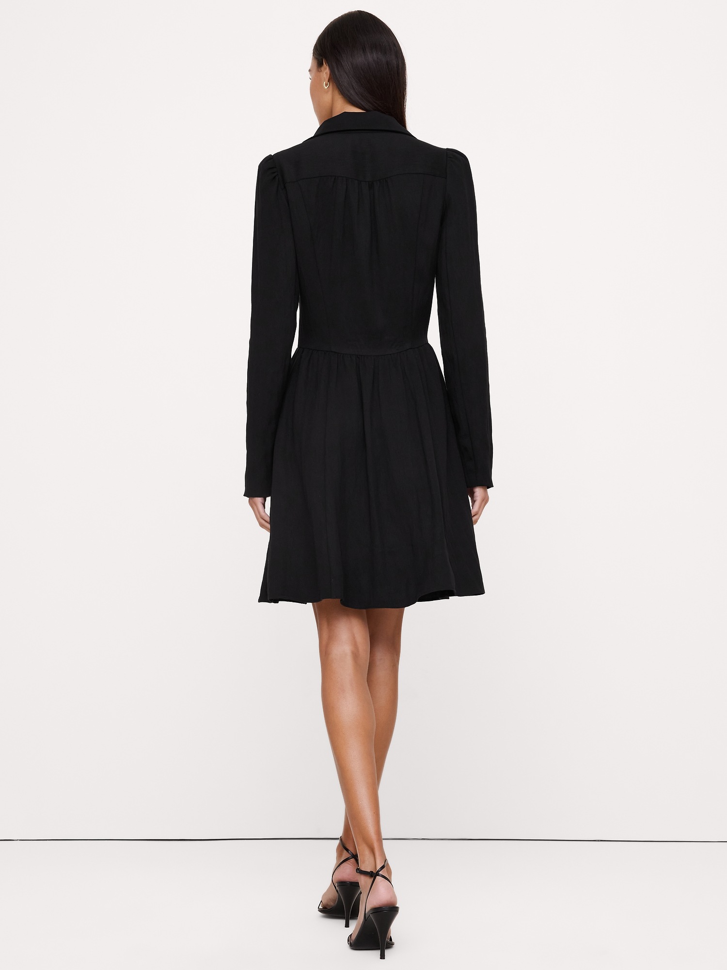 Женское платье Banana Republic Drapey Twill Buttoned Mini, цвет: Чёрный — фото 2