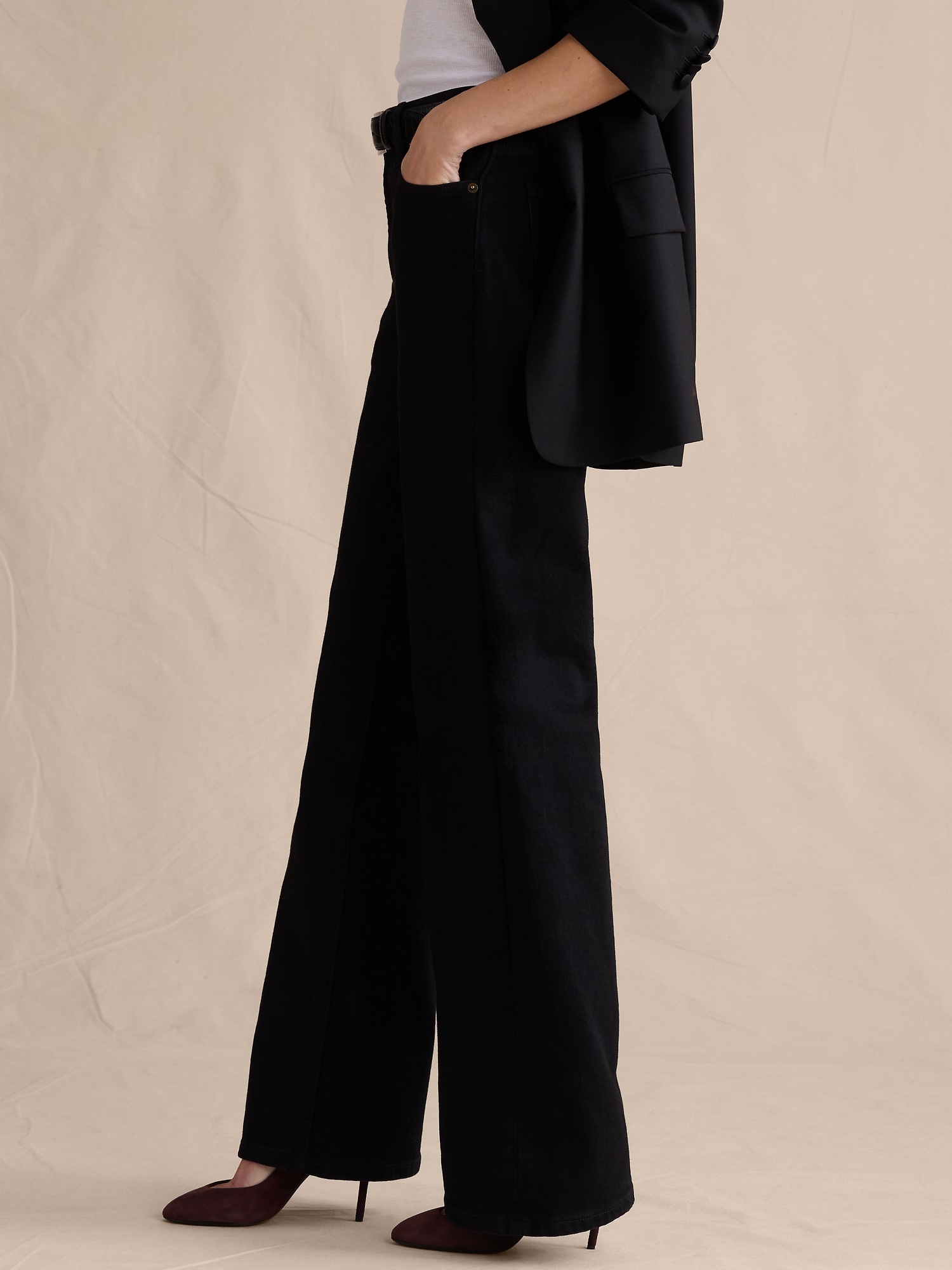 Женские джинсы Banana Republic The Icon Classic Wide-Leg Jean, цвет: Чёрный варёный — фото 3