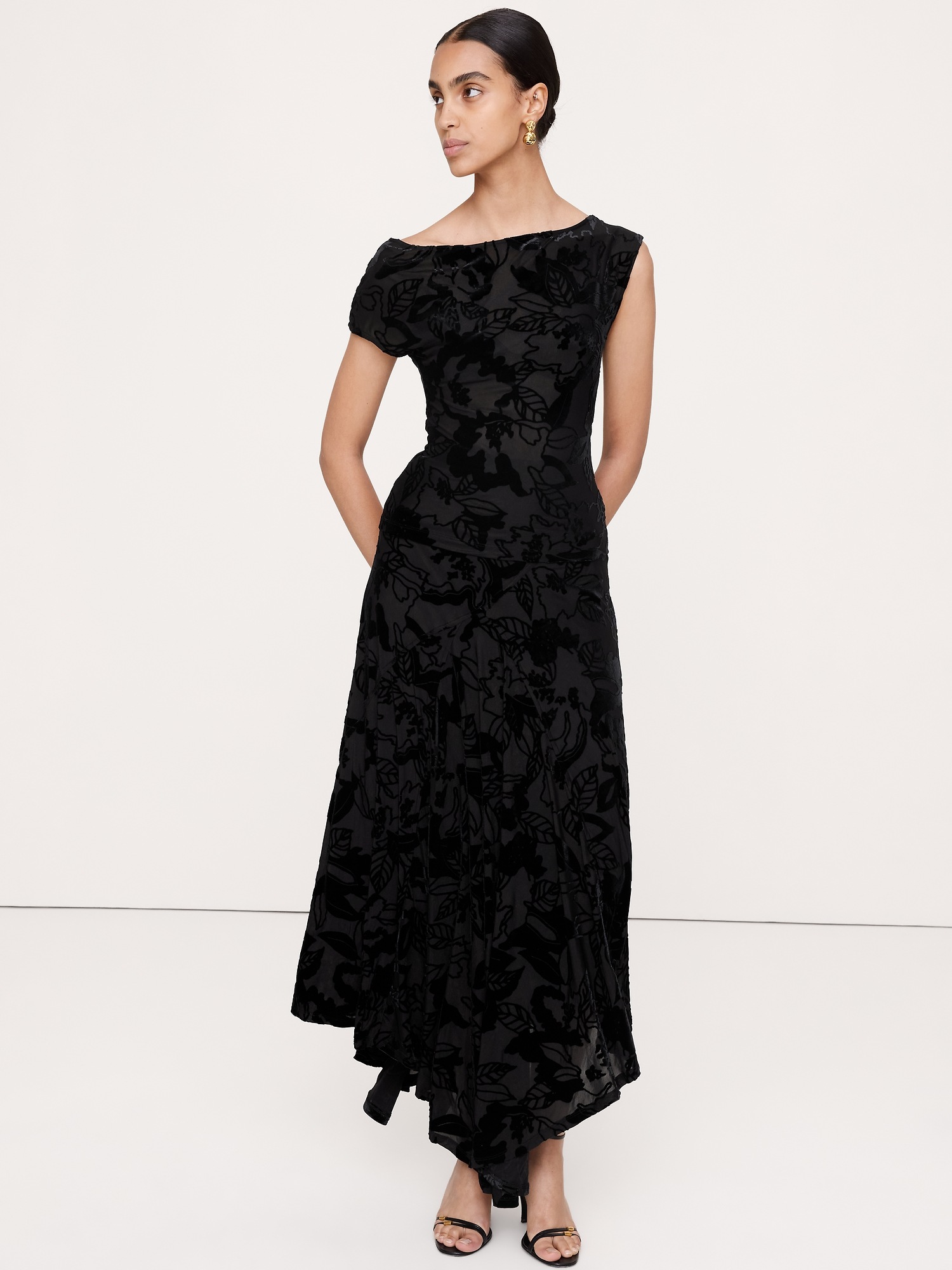 Женский топ Banana Republic Burnout Velvet Off-Shoulder Top, цвет: Чёрный — фото 2