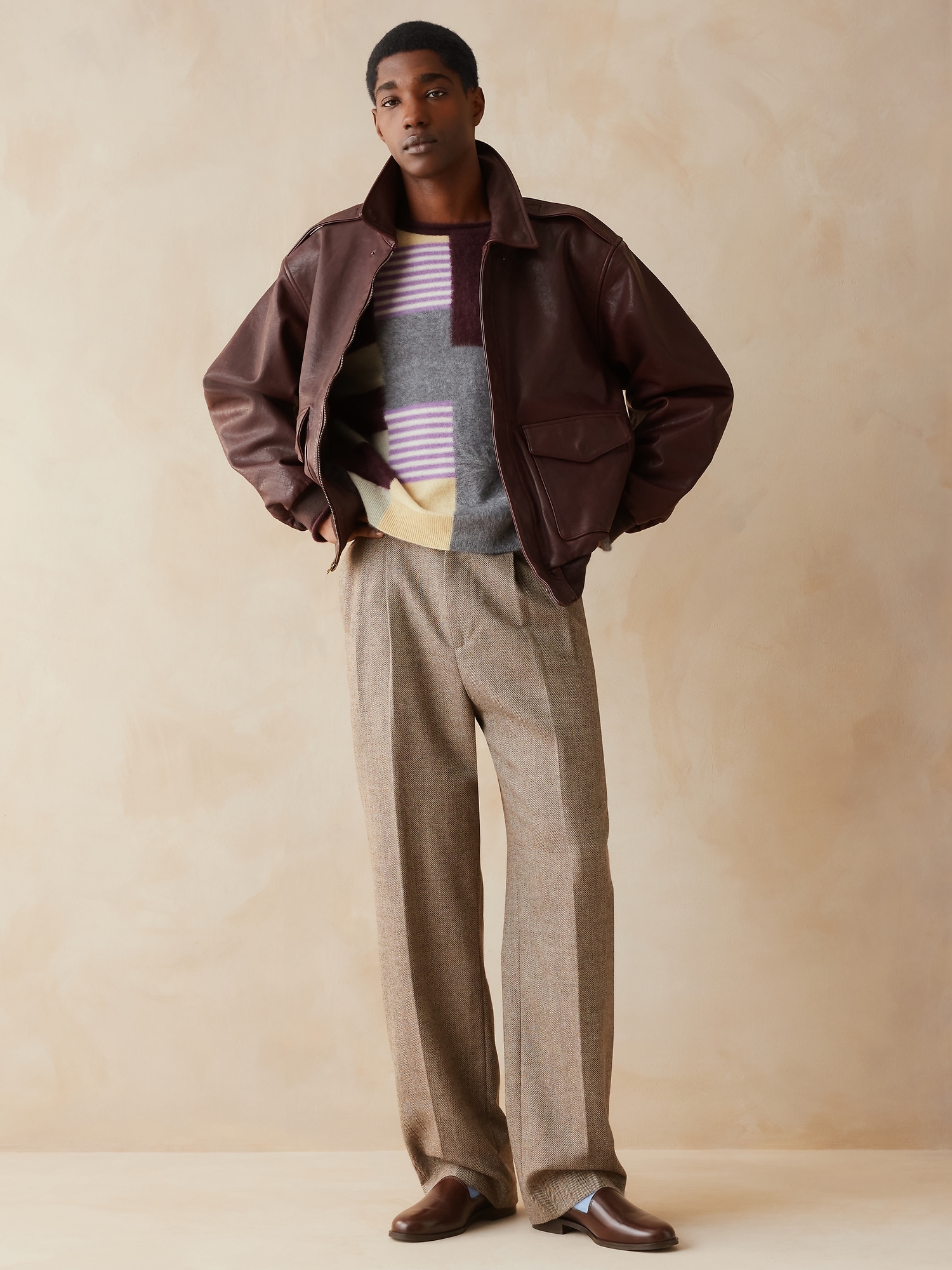 Relaxed Pleated Dress Pant